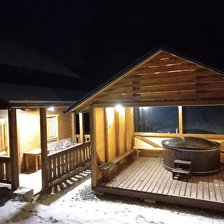 на горі Lodge *