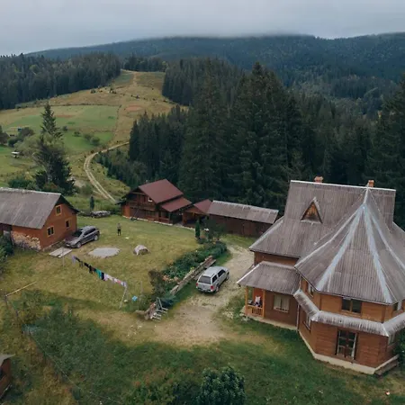 на горі Lodge
